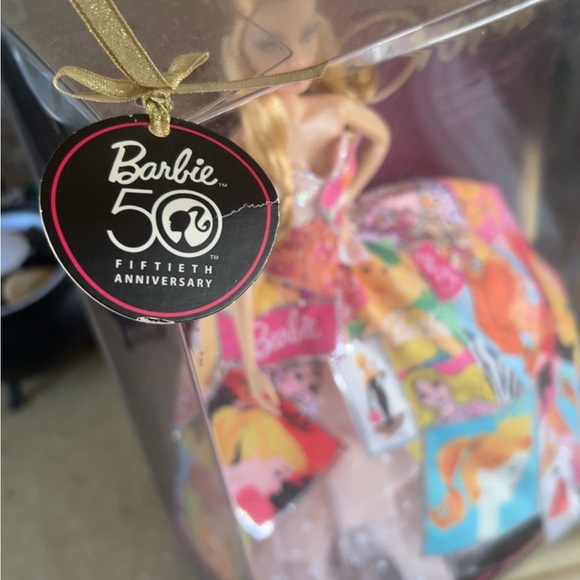 Barbie Generations of Dreams Doll in Pink and Gold - Picture 2 of 3